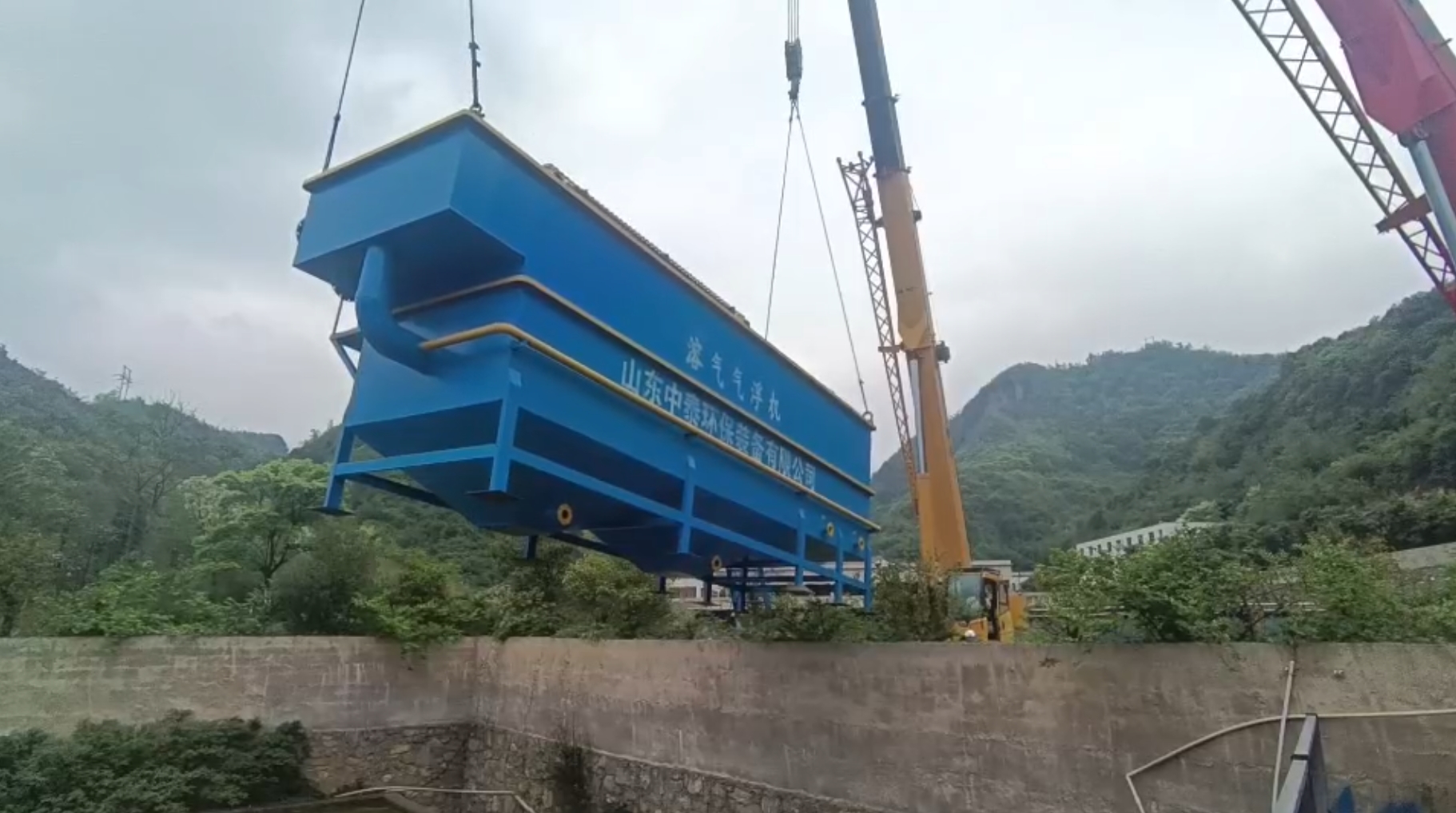 氣浮機(jī)，高效氣浮機(jī)，溶氣氣浮機(jī)，氣浮機(jī)安裝現(xiàn)場(chǎng)